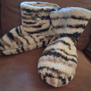 QUPID FLUFFY Mid- Calf Animal Print Booties Euro 37